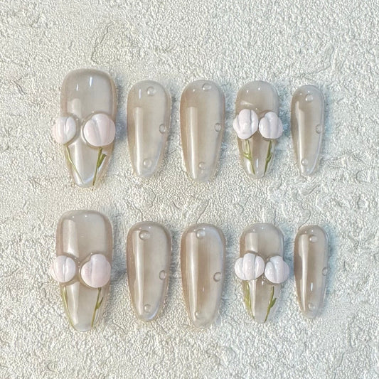 奶油郁金香 - 𝐶𝑟𝑒𝑎𝑚 𝑇𝑢𝑙𝑖𝑝 🌷