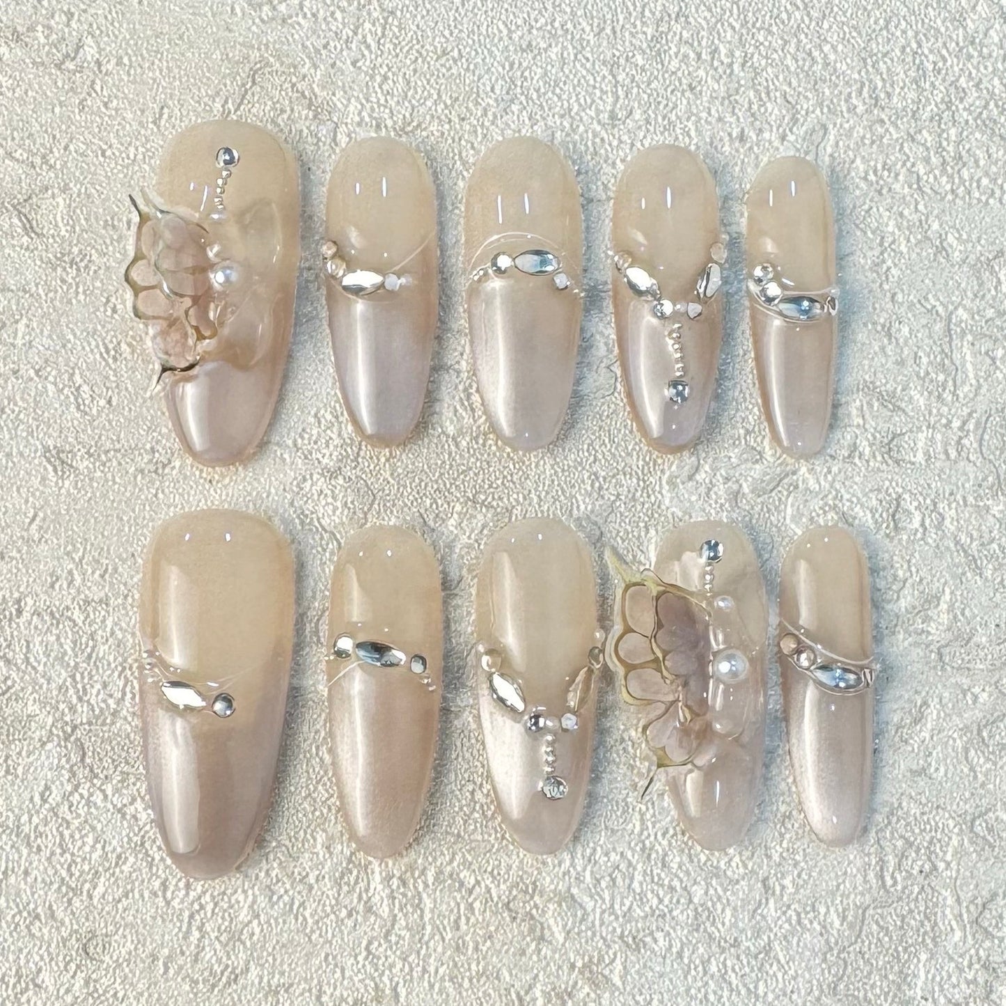冰蝶 - 𝐼𝑐𝑒 𝐵𝑢𝑡𝑡𝑒𝑟𝑓𝑙𝑦 🧊